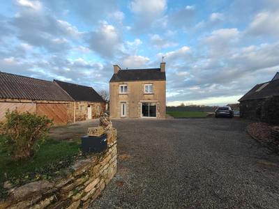 Maison - 104 m² - 4 pièces