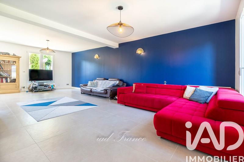 Maison - 230 m² - 8 pièces