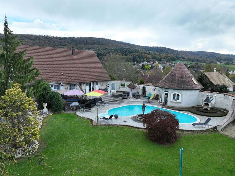 Maison - 195 m² - 7 pièces