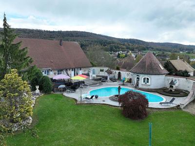 Maison - 195 m² - 7 pièces