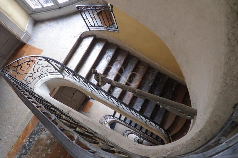 Appartement - 85 m² - 5 pièces