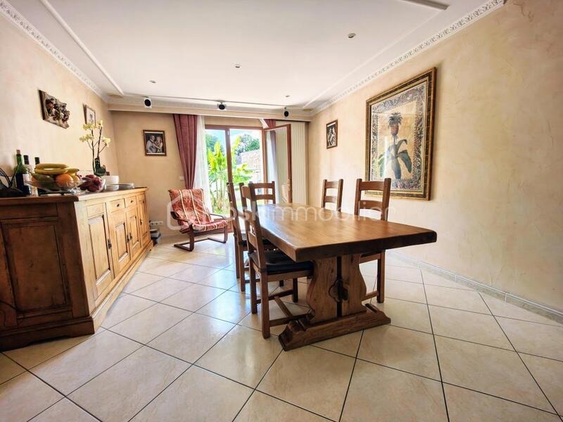 Maison - 180 m² - 7 pièces