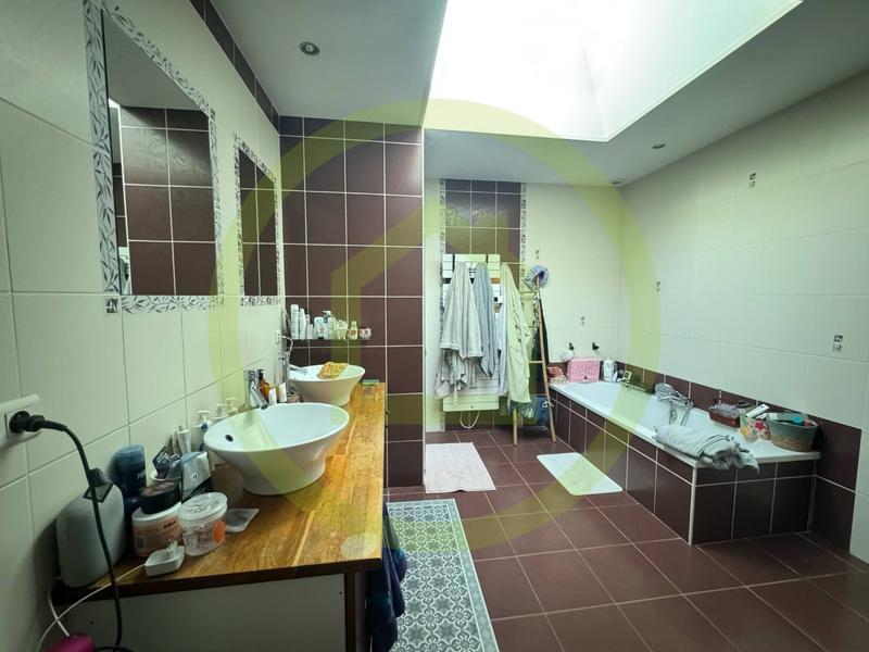 Maison - 156 m² - 6 pièces