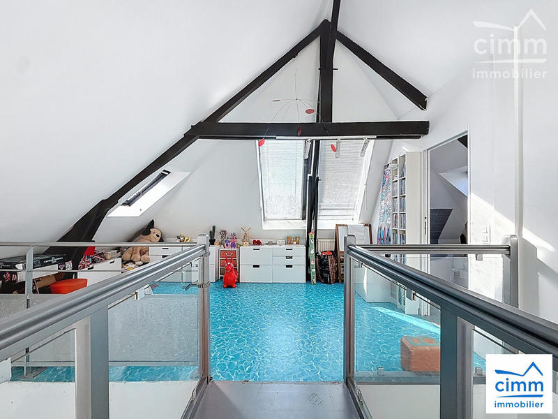 Maison - 202 m² - 7 pièces