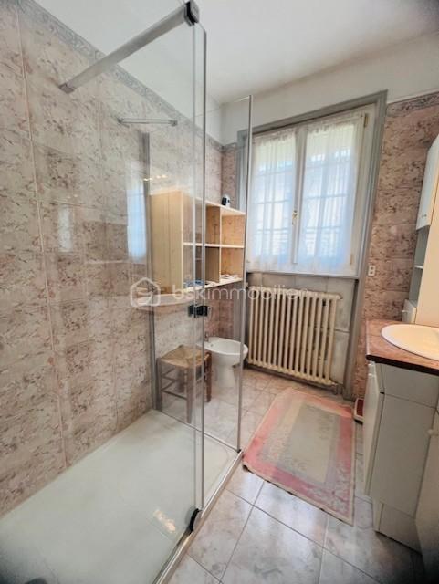 Maison - 180 m² - 7 pièces