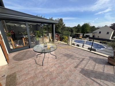 Pavillon - 140 m² - 5 pièces