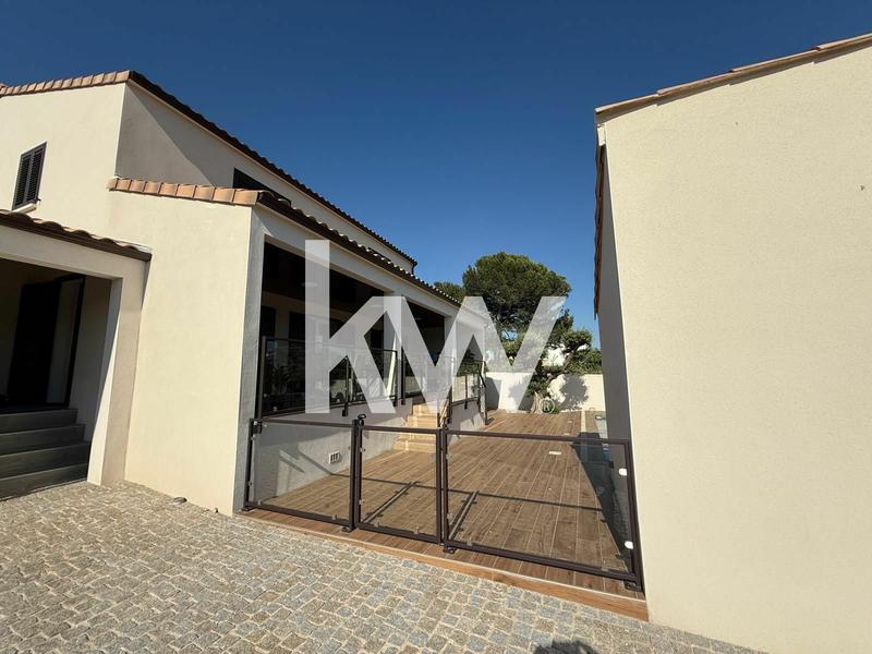 Maison contemporaine - 201 m² - 9 pièces