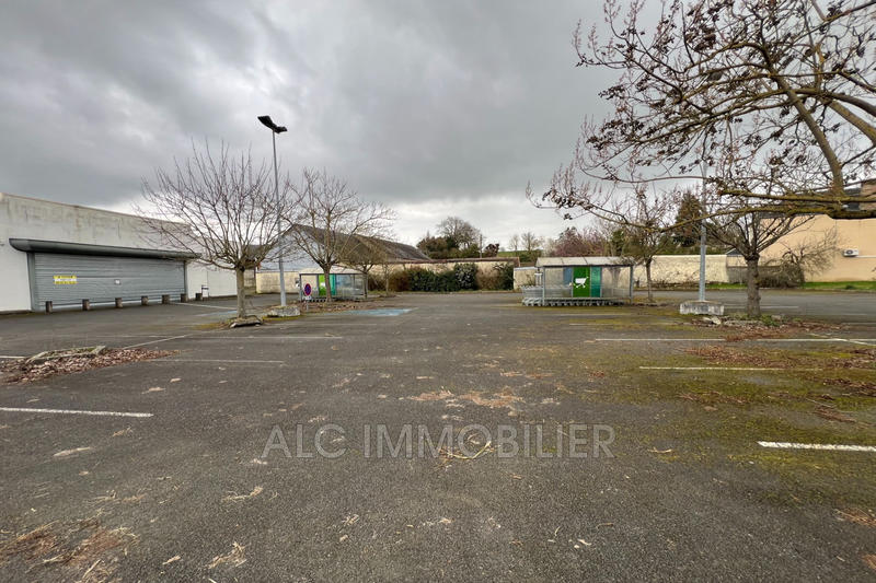Local commercial - 1 060 m²