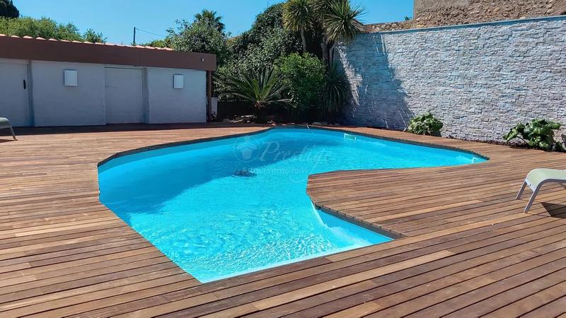 Maison - 214 m² - 6 pièces