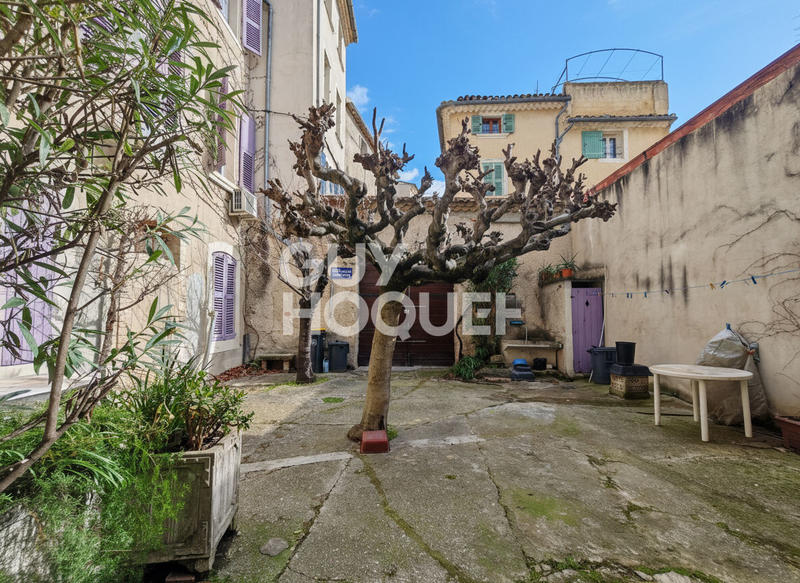 Maison - 300 m² - 14 pièces