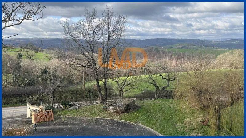 Maison - 155 m² - 6 pièces