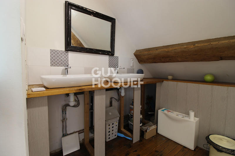 Maison - 211 m² - 8 pièces