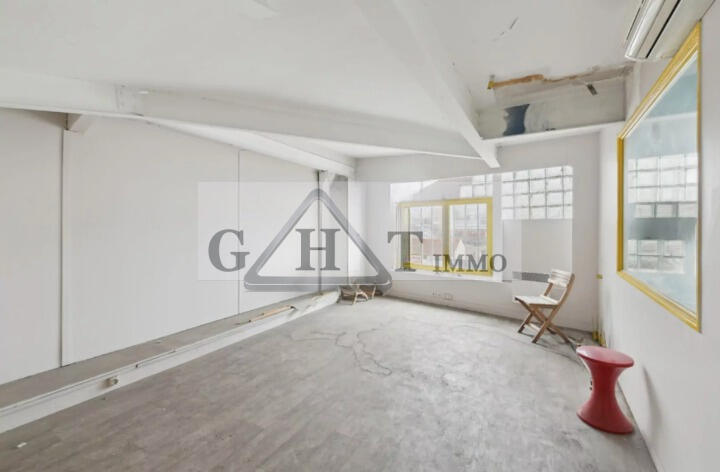 Entrepôt - 1 200 m²