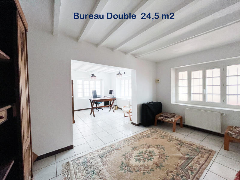 Maison - 225 m² - 9 pièces