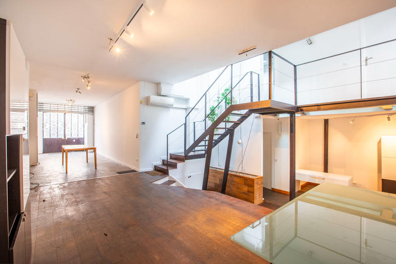 Loft - 160 m² - 4 pièces