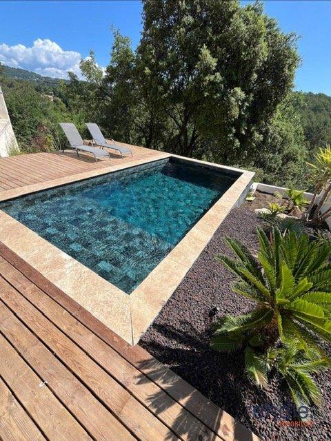 Maison - 140 m² - 4 pièces