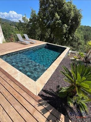 Maison - 140 m² - 4 pièces