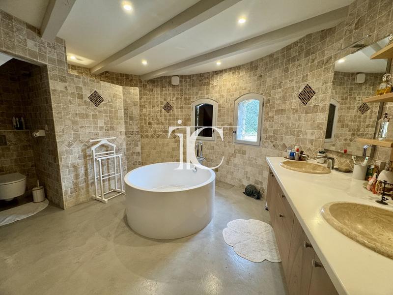 Villa - 172 m² - 5 pièces