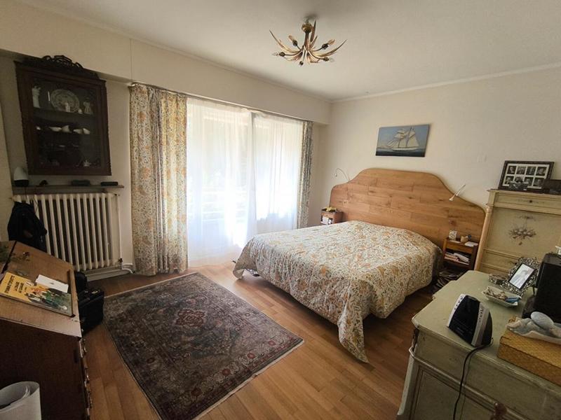 Maison - 234 m² - 8 pièces