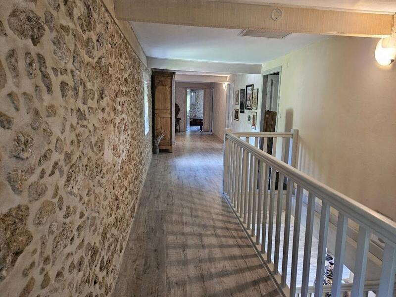 Moulin - 240 m² - 8 pièces