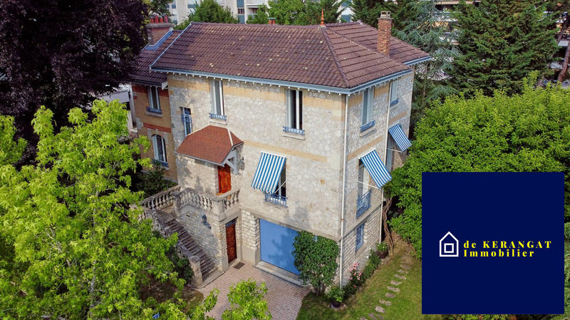 Maison - 262 m² - 9 pièces