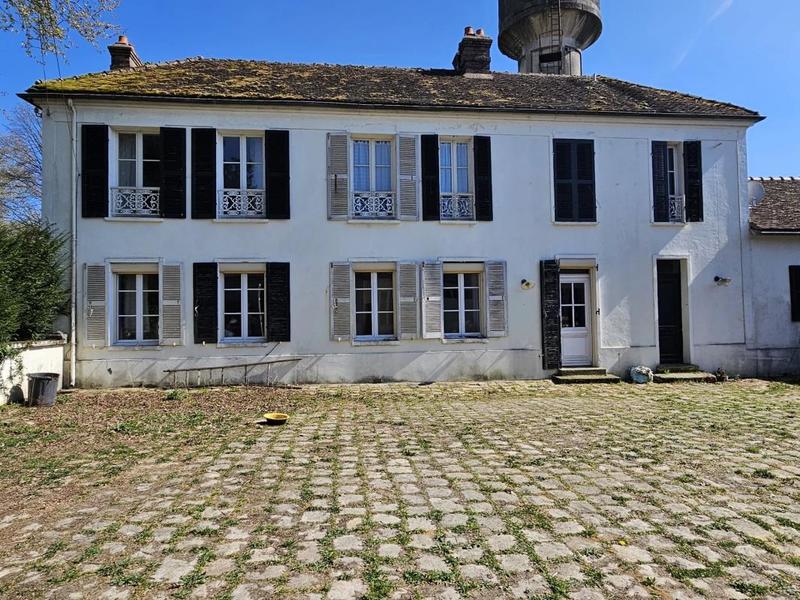 Maison - 243 m² - 9 pièces