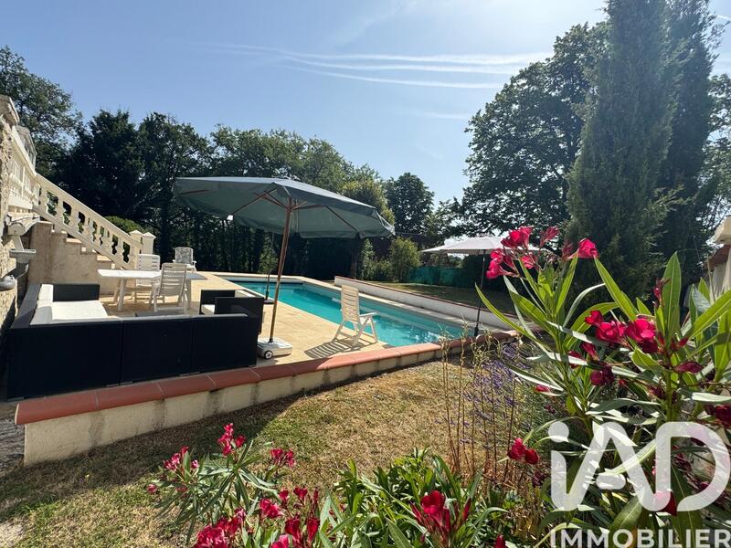 Maison - 185 m² - 7 pièces