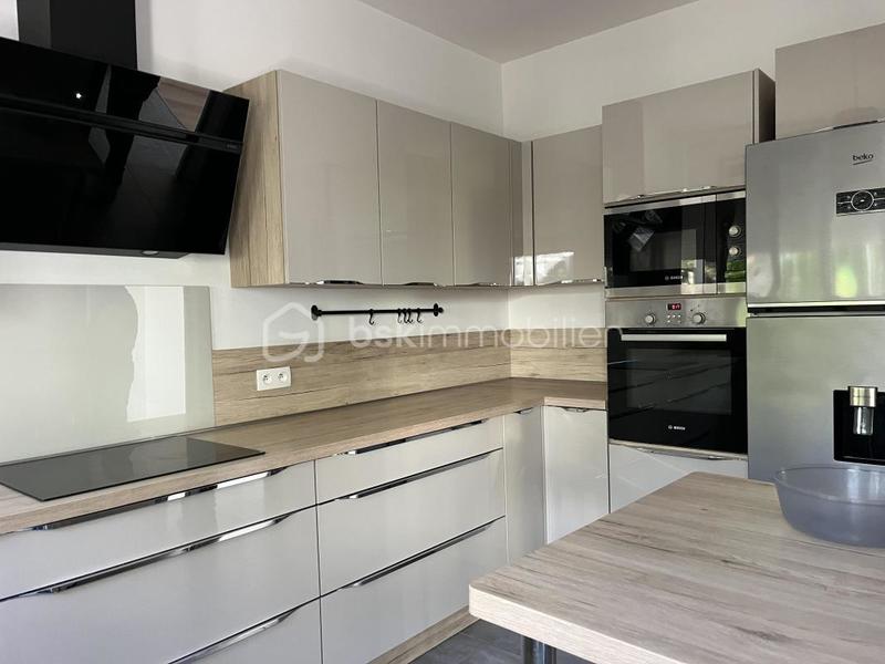 Maison traditionnelle - 193 m² - 8 pièces