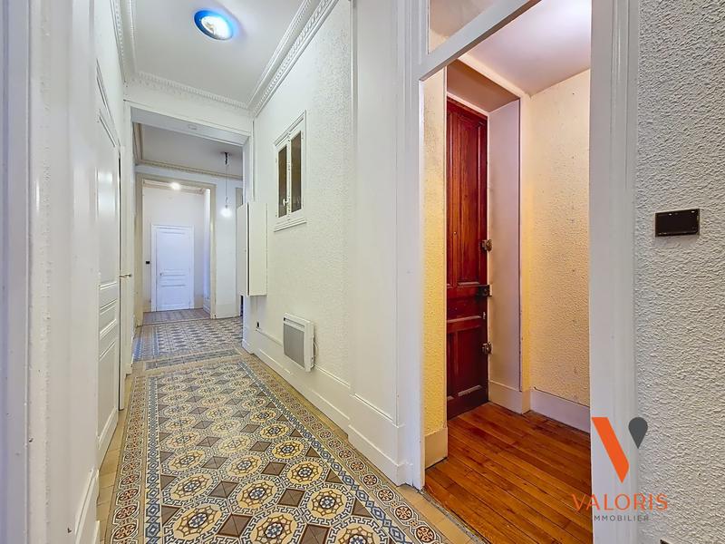 Appartement - 170 m² - 6 pièces