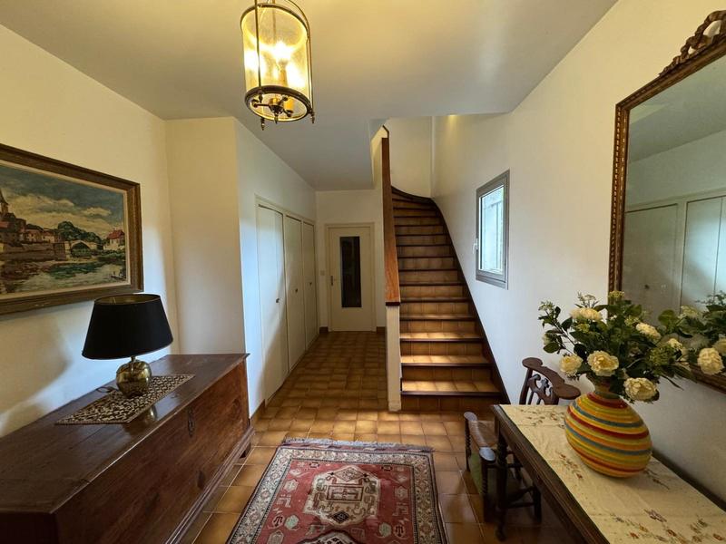 Villa - 328 m² - 8 pièces