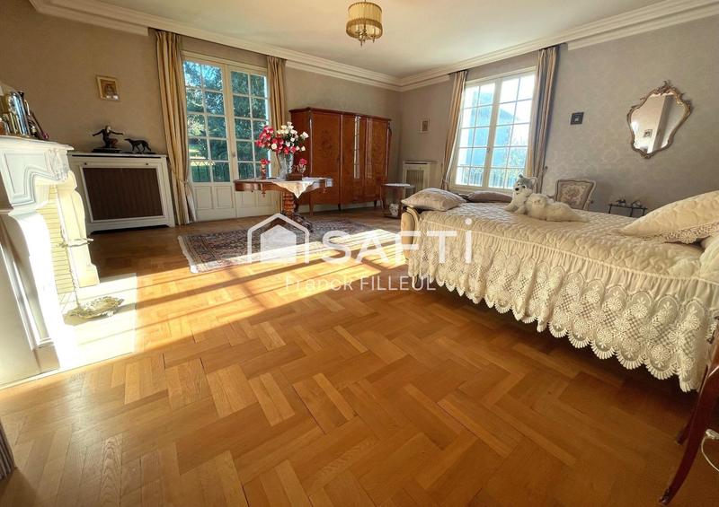 Maison - 400 m² - 13 pièces