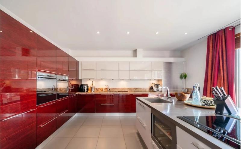 Villa - 400 m² - 6 pièces