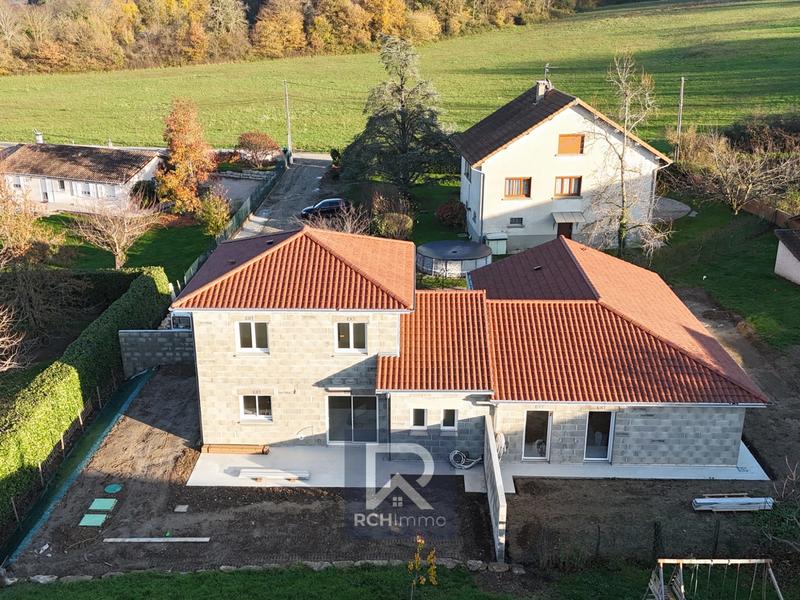 Maison - 97 m² - 4 pièces