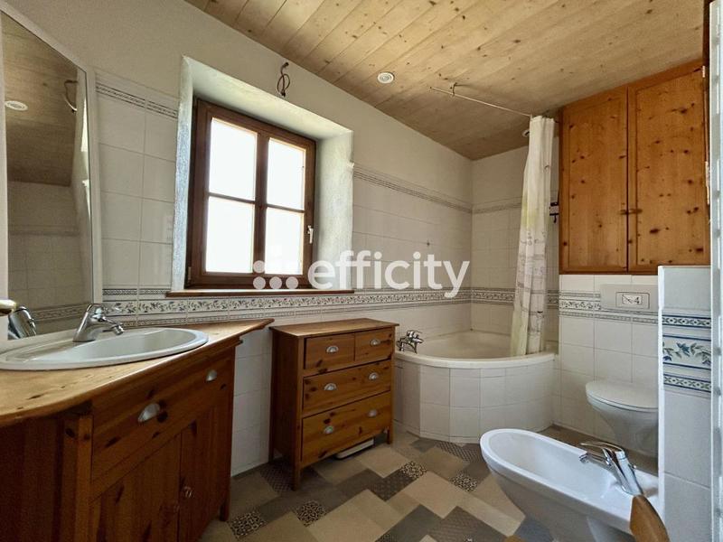 Maison - 232 m² - 10 pièces