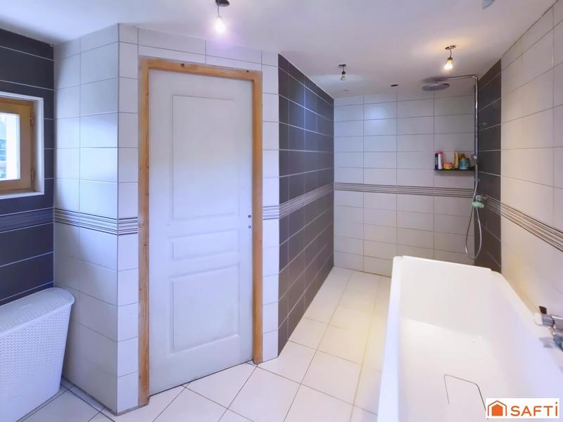 Maison - 165 m² - 6 pièces