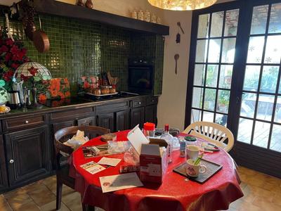 Maison - 300 m² - 6 pièces