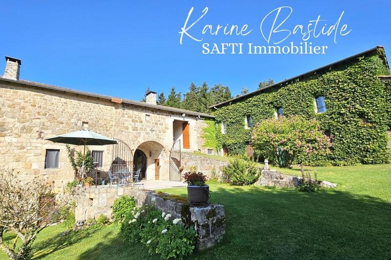 Maison - 225 m² - 14 pièces