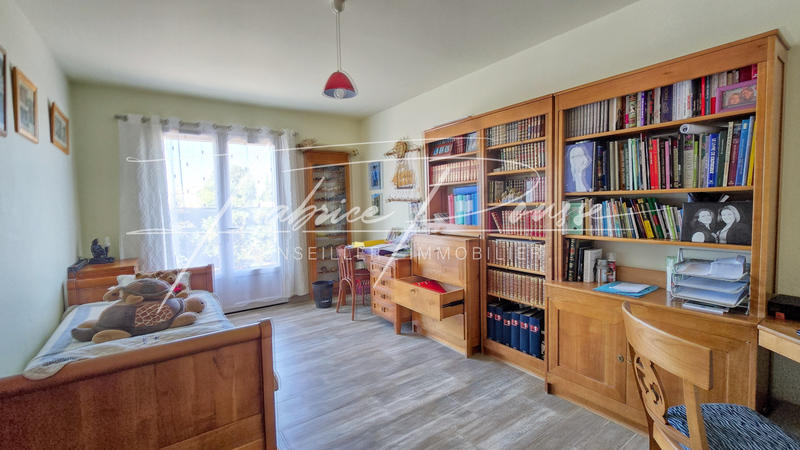 Propriété - 195 m² - 6 pièces