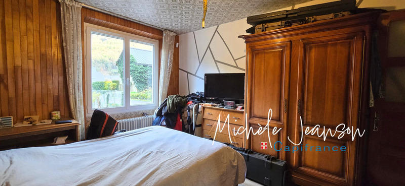 Maison en pierre - 199 m² - 9 pièces