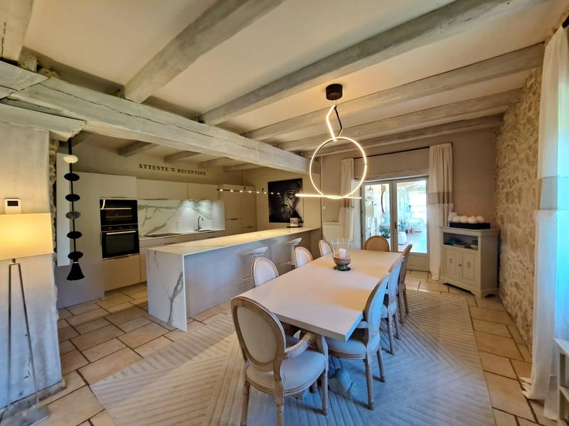 Maison - 297 m² - 7 pièces