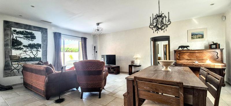 Maison - 188 m² - 7 pièces