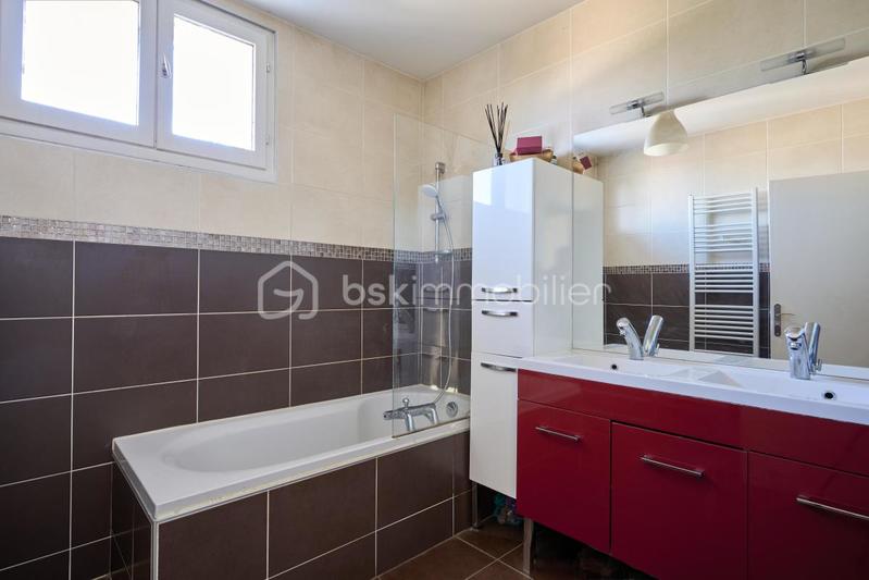 Maison - 178 m² - 6 pièces