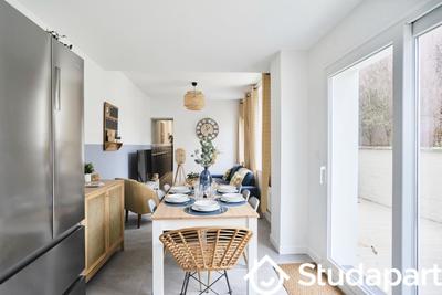 Chambre - 11 m² - 1 pièce