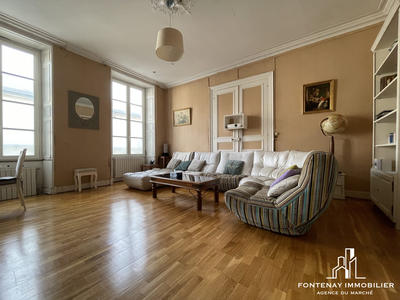 Maison - 299 m² - 9 pièces