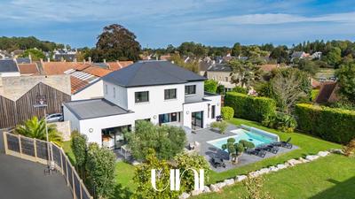 Maison - 185 m² - 6 pièces