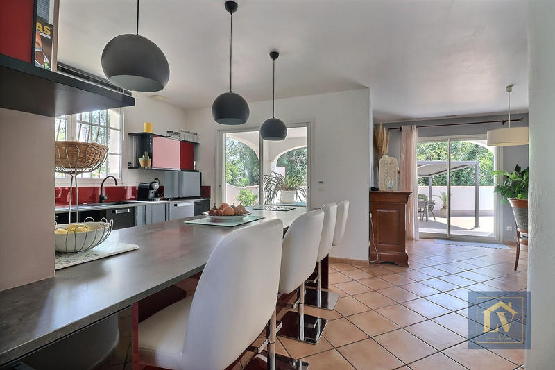 Villa - 195 m² - 6 pièces