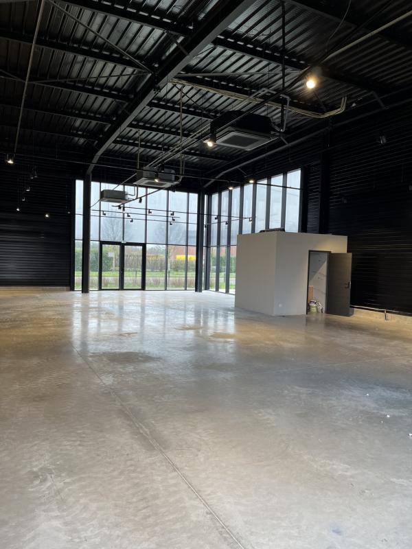 Local commercial - 299 m²