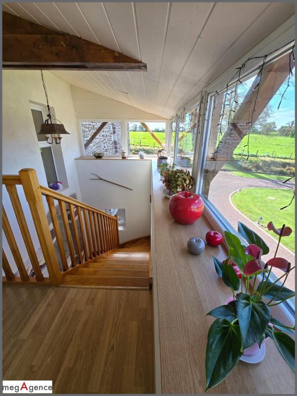 Maison - 350 m² - 17 pièces