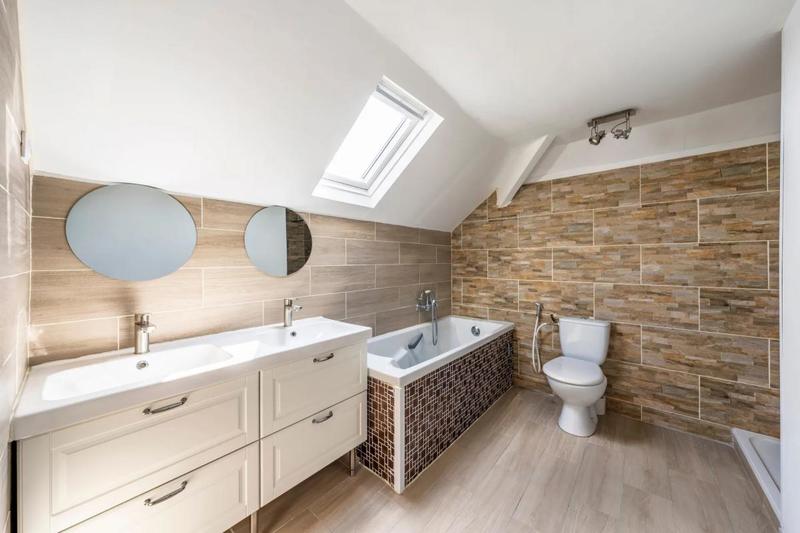 Maison - 237 m² - 7 pièces