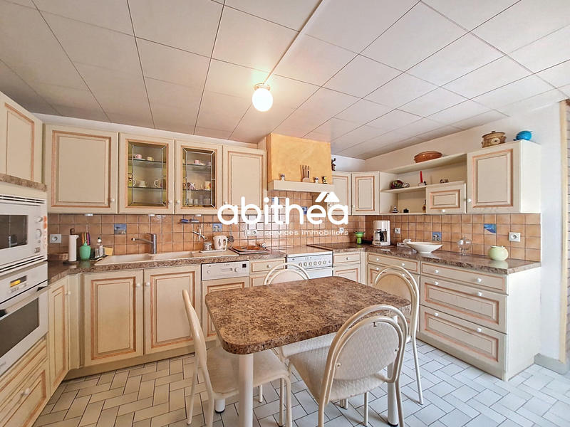 Maison - 170 m² - 8 pièces